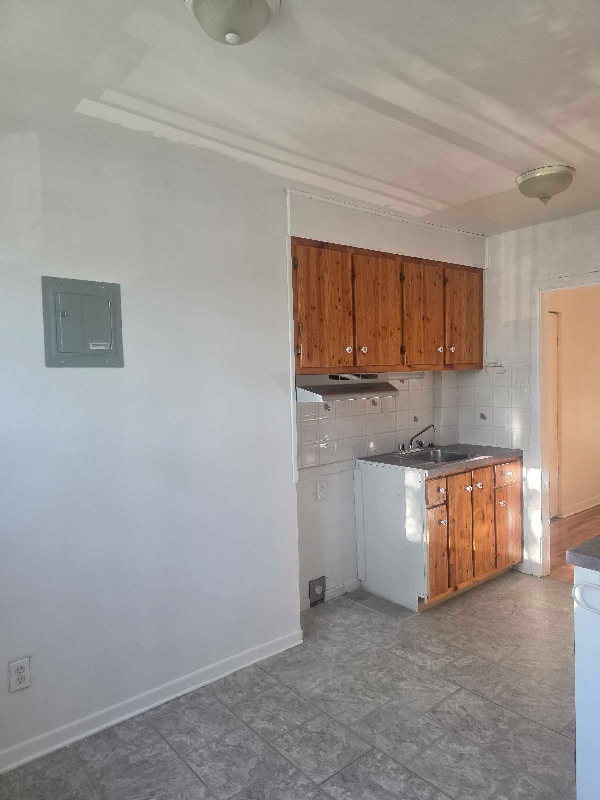 Très grand 3 1/2 Anjou,  1130$ — photo 2