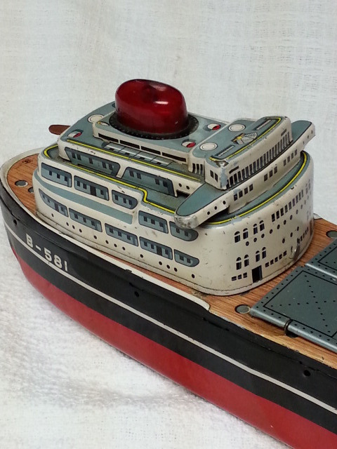 TIN LITHO BANDAI SS SILVER MARINER CARGO SHIP in Arts & Collectibles in Bedford - Image 2