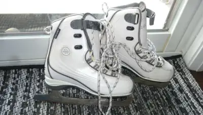 Girls Skates Size 2, View more