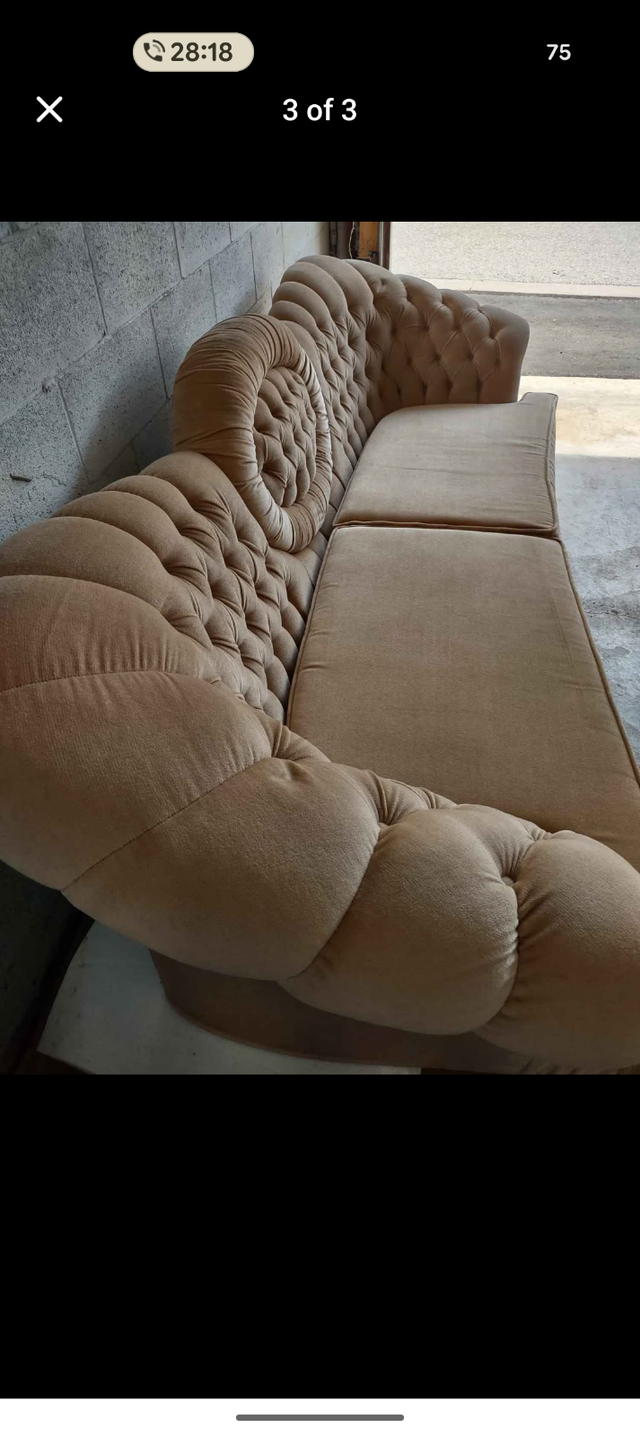 Vintage couch and chair in Couches & Futons in Markham / York Region - Image 3