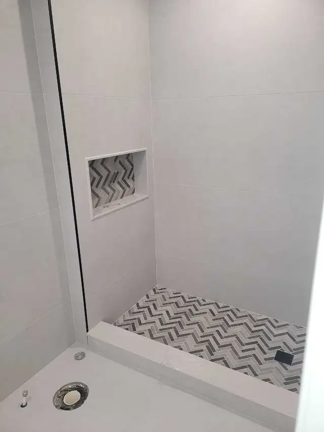 Tile Installer556111386075484163