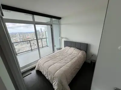 Fully Furnished Luxury 1BR Apartment in Hillside West, Concord Brentwood, Burnaby - $2500/month (Uti...