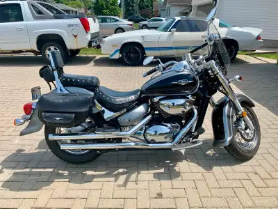800cc 9,083 original km Original owner Fuel injected Liquid cooled Vance and Hines exhaust, factory...