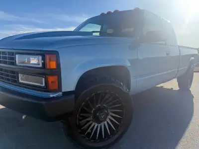 1990 GMC Sierra 3500 2WD 454; Air Rear End; 2-owner Truck w 180K kms! 1990 GMC Sierra 3500 2WD 454 T...
