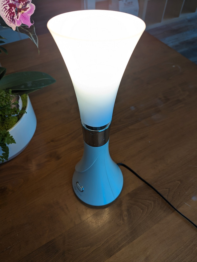 Desk/ Table Tulip Lamp in Indoor Lighting & Fans in Kitchener / Waterloo - Image 4