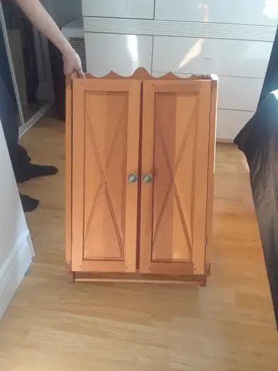 Armoire de salle de bain en pin, View more