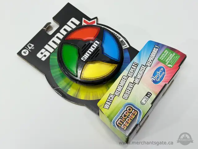 New Simon Micro Series Handheld Electronic Memory Game in Toys & Games in Brockville - Image 2