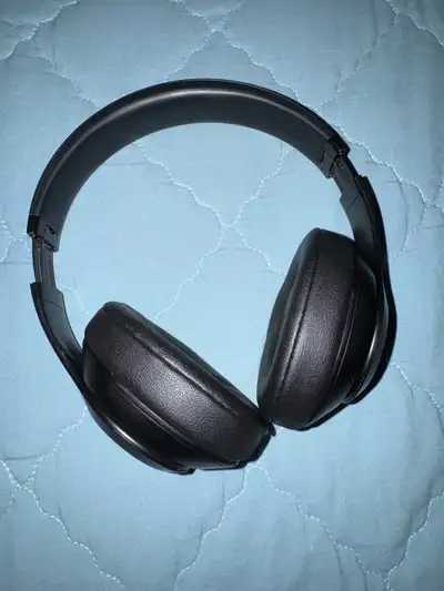 Beats Studio 3, View more