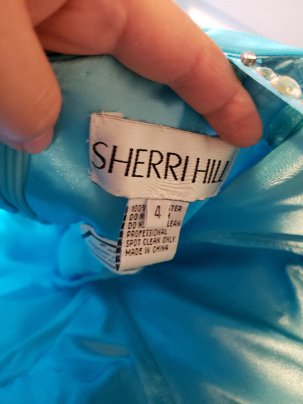 SHERRI HILL Designer DRESS size 4 in Women's - Dresses & Skirts in City of Toronto - Image 3