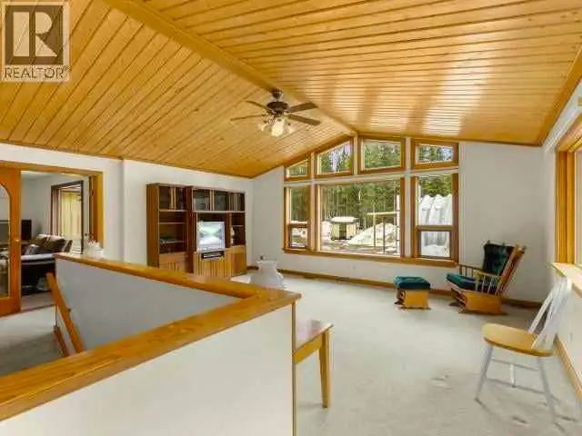 3-Bedroom Country Residential House for Rent in Long Term Rentals in Whitehorse - Image 11