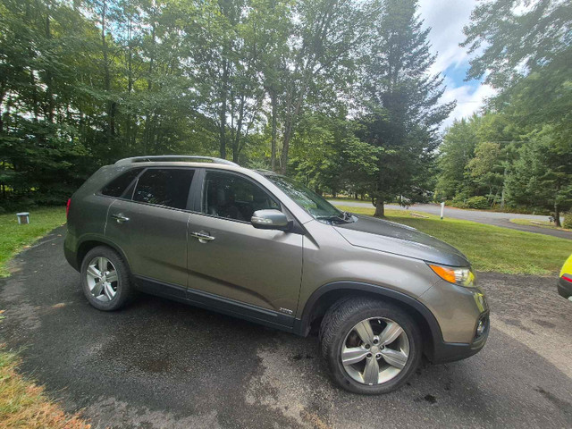 2013 Kia Sorento EX V6 AWD in Cars & Trucks in Ottawa - Image 2