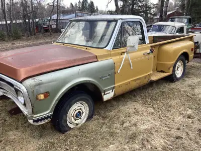 1972 Chevrolet 1/2 Ton pickup truck, a classic workhorse ready for restoration or parts. Step side,...