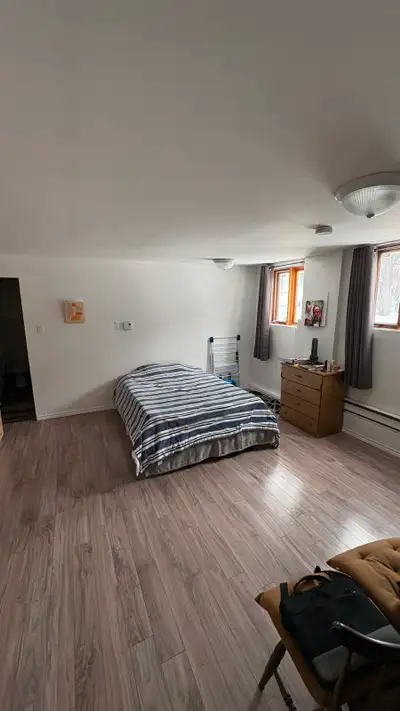 Cession de bail de mon studio à Chicoutimi. 5 minutes à pied de l'UQAC et du CEGEP. Tout inclus (cha...