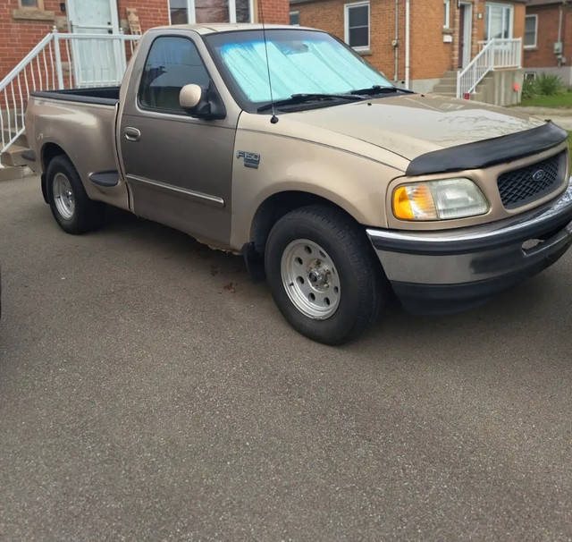 1998 ford f150 in Cars & Trucks in Hamilton