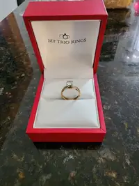 Elegant diamond engagement ring
