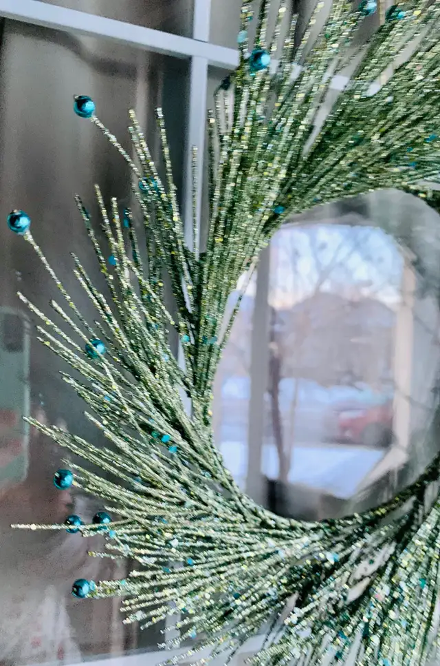 Blue/Green Pretty Christmas 12” Wreath in Home Décor & Accents in Calgary - Image 3