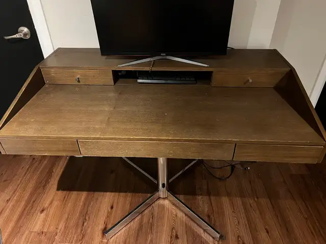 Office Desk With Drawers & Metal Base in Desks in City of Toronto - Image 2