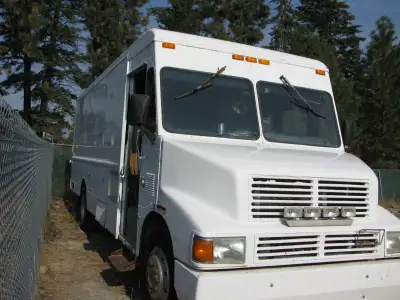 1990 GM P60 Step Van fuel pincher, turbo, 8.2 liter Detroit Diesel with Allison Automatic, 4 wheel h...
