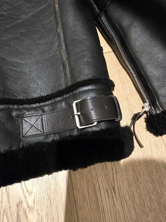 Acne Studios Women's Leather Jacket - Calf Leather and Shearling in Women's - Tops & Outerwear in City of Toronto - Image 4