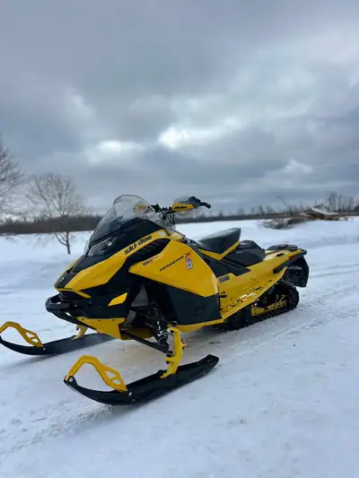 2023 Skidoo Renegade X 850 Beautiful sled, one owner since new, no accidents or damage. - Electric s...
