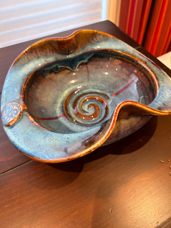 Ceramic Bowl By Irishman Colm de Ris dans Art et objets de collection  à Ville de Montréal