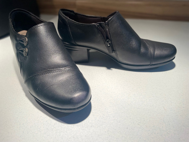 Clarks size 8 in Women's - Shoes in Brandon - Image 2