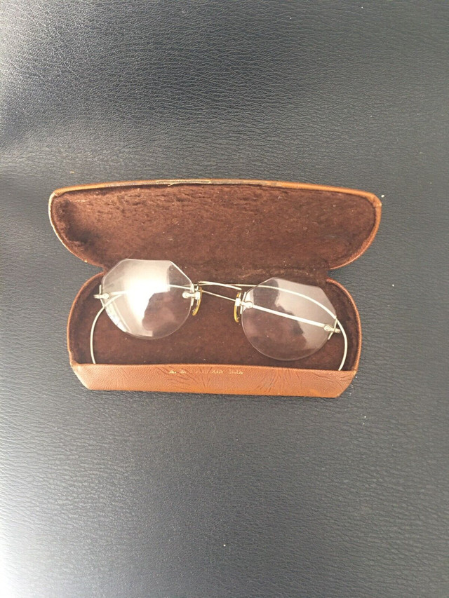 Antique B&L (bausch&lomb) eyeglasses with original case. in Arts & Collectibles in Markham / York Region