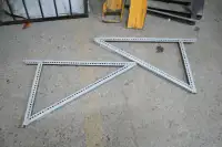 Équerres en métal 36'' x 21'' - Metal squares