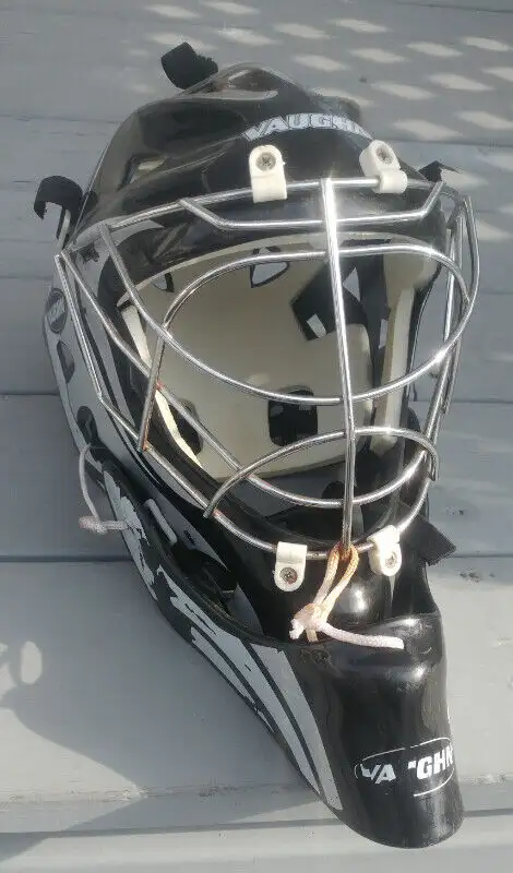 Patins, batons, casques, gants et  autres articles in Hockey in Longueuil / South Shore - Image 3