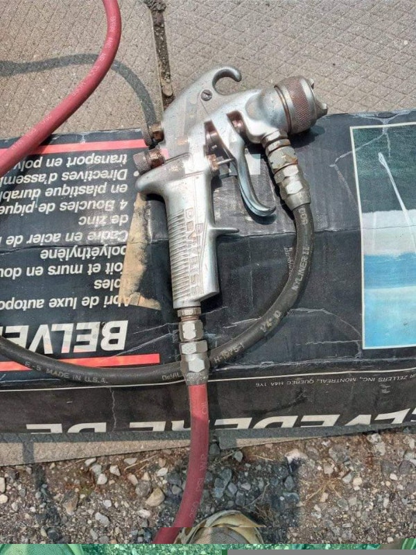 Spray paint Devibliss Hand Tools Windsor Region Kijiji