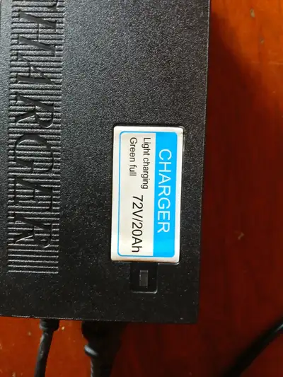 1 72v20ah Charger For Emmo maybe others Bought new batterys so bought new charger same time