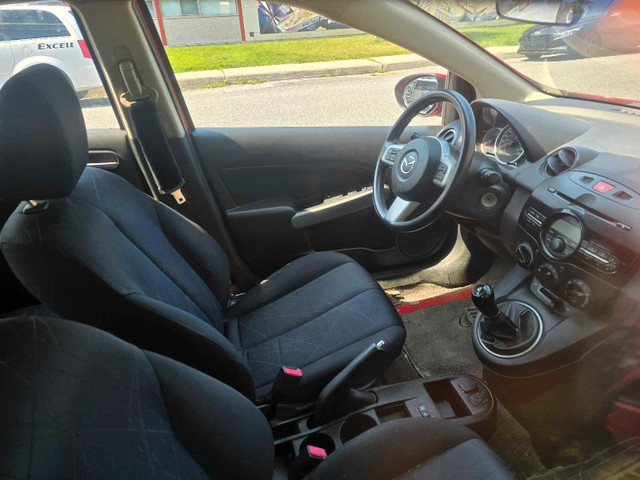mazda 2 2011 dans Autos et camions  à Saint-Hyacinthe - Image 2