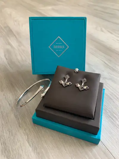 Ensemble BIRKS Boucle d’oreilles et bracelet Rock and Pearl, View more