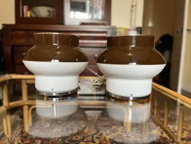 Pair of guzzini style mcm space age lamps lampes vintage in Indoor Lighting & Fans in City of Montréal - Image 4