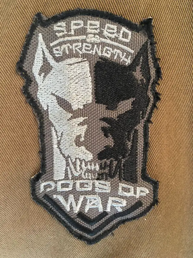 Men's Motorcycle Jacket in Motorcycle Parts & Accessories in Hamilton - Image 2