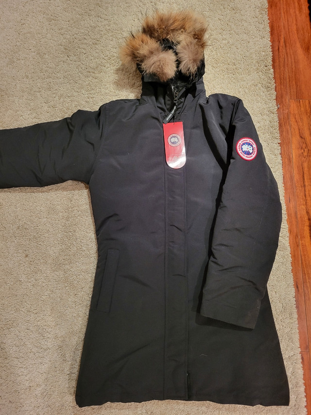 Women's Canada Goose Trillium Parka/Winter Coat for Sale in Women's - Tops & Outerwear in City of Toronto