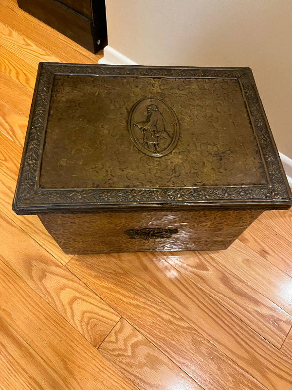 Vintage English Brass Coal Box 1940’s in Arts & Collectibles in Mississauga / Peel Region - Image 4