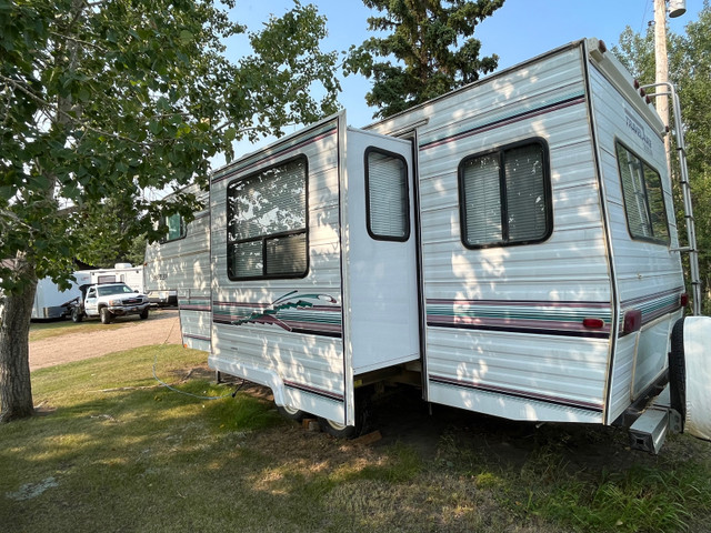 1998 Travelaire Rustler Fifth Wheel Trailer in Travel Trailers & Campers in Strathcona County - Image 2