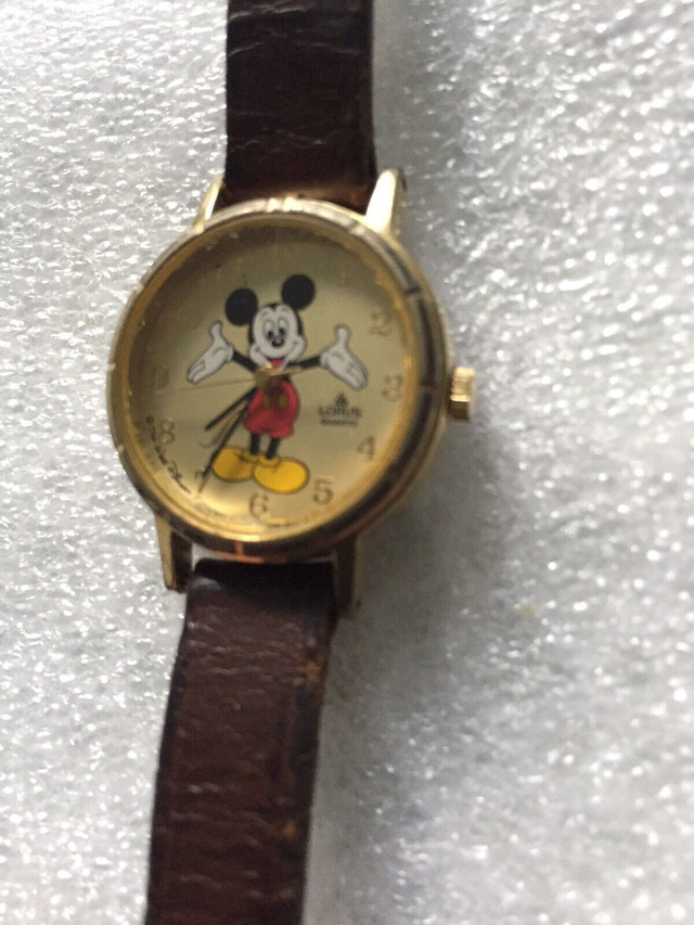 Vintage Lorus  Quartz Walt Disney Mickey Mouse Ladies Watch in Arts & Collectibles in North Bay - Image 3