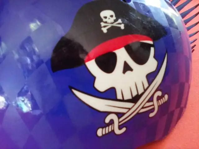 Casque RASKULLZ helmet in Kids in Laval / North Shore - Image 3