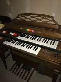 Kimball 500 Organ