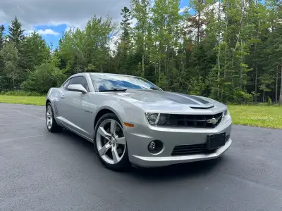 2SS Auto Low KMS L99 6.2L Leather HUD All original and well taken care of Camaro. Reach out for more...