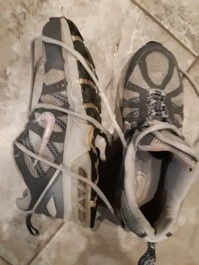Women's Nike Runners from smoke free and pet free home.