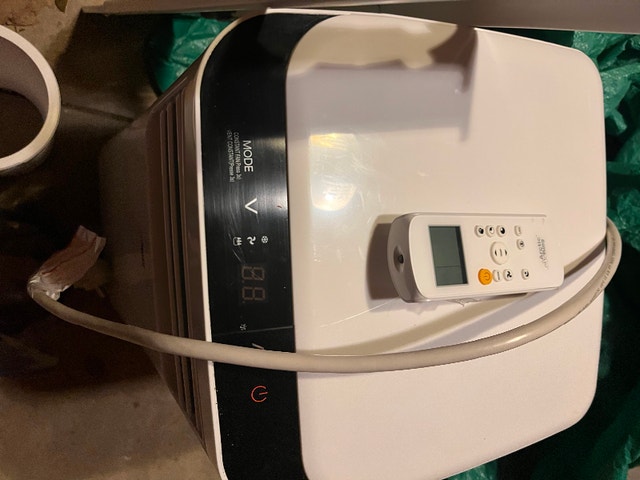 Mint condition portable air conditioner 10,000 BTU Heaters