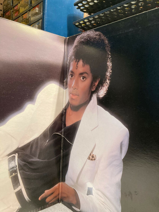 Michael Jackson “Thriller” Record Album  in CDs, DVDs & Blu-ray in St. Catharines - Image 2