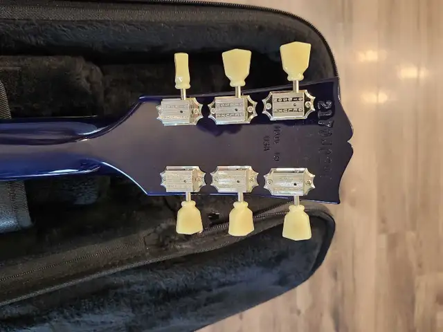 Gibson Les Paul Stuido  in Guitars in Kawartha Lakes - Image 6