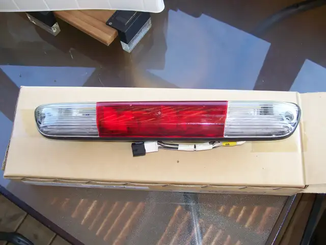 Piece Chevrolet Colorado, GMC Canyon 2004 a 2012 in Auto Body Parts in Longueuil / South Shore - Image 2