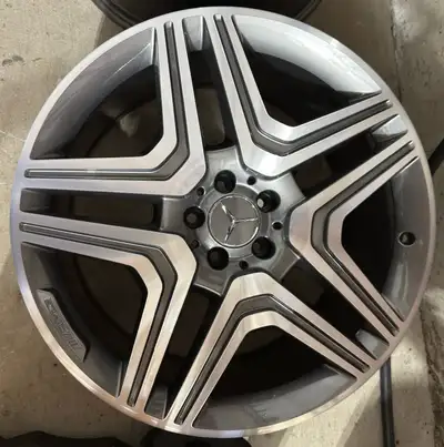 4 Mercedes-Benz rims - see pictures for part info - looking for $2600.00 or best offer. ML 350 / 550...