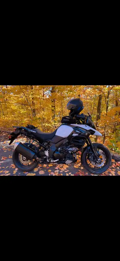 Pristine condition, GPS SW Motech, pegs, hard luggage lithium battery second set of brand new tires...