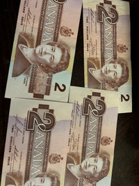 Very nice $2 bills 